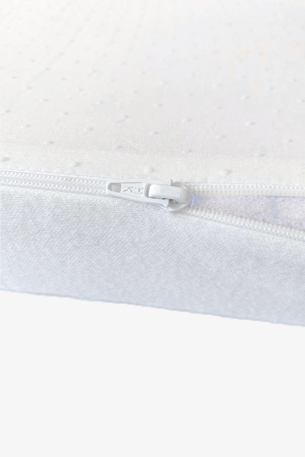 Crib Topper | (52x27x2)